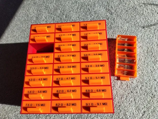 No-Spill Resistor Storage Drawers (E24 Series) — Фото 3 из 8