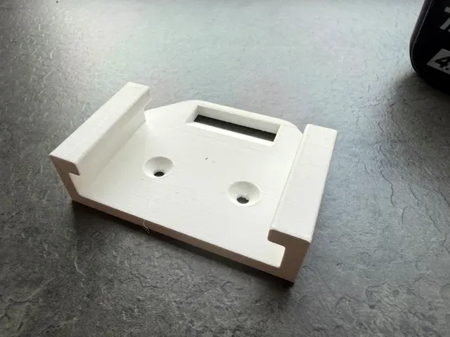 Makita LXT 18V Battery Wall Mount (1-4 Batteries) — Image 4 of 8