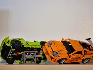 Minimal Angled Display Stand for Legò Model Car