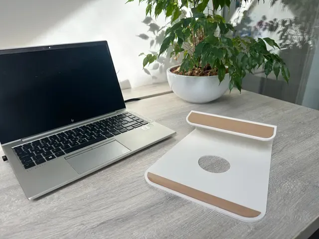 Ergonomic Laptop Stand – Simple & Strong — Фото 2 из 14