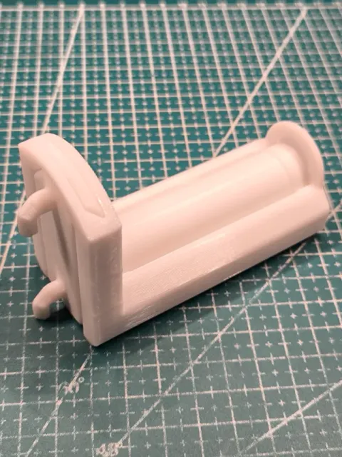 Compact filament spool holder for IKEA Skadis — Image 3 of 6
