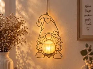 Wichtel hängend oder stehend mit licht/ Gnome