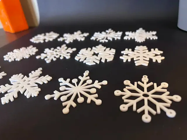 Christmas Ornament - Frosted Snowflakes — Фото 2 из 3