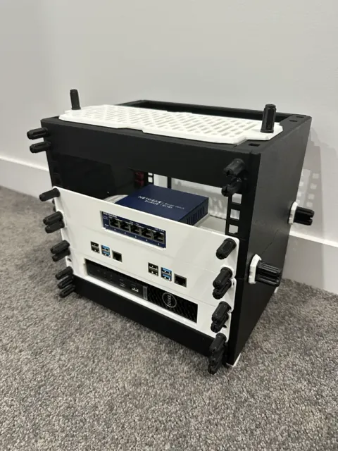 Netgear GS105 Rack Mount for 10" Rack — Image 3 of 3