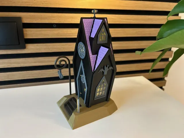 Creepy Halloween Coffin Fairy-House (illuminated) — Image 5 of 6
