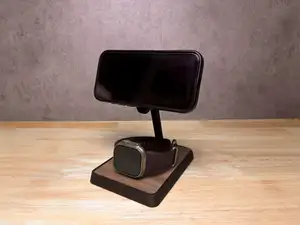 Carbon Grain iPhone Dock: MagSafe wireless charger