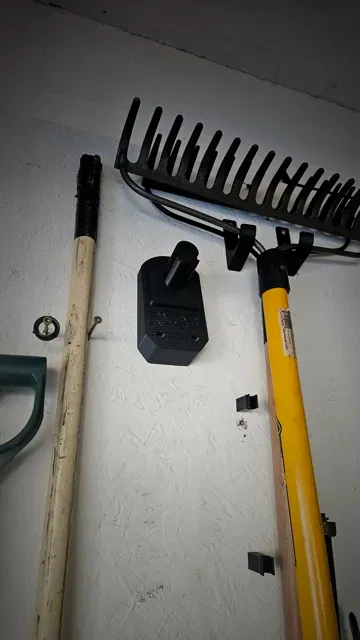 Ryobi Tool Wall Mount, Angled So it won't Fall Off — Фото 4 из 14