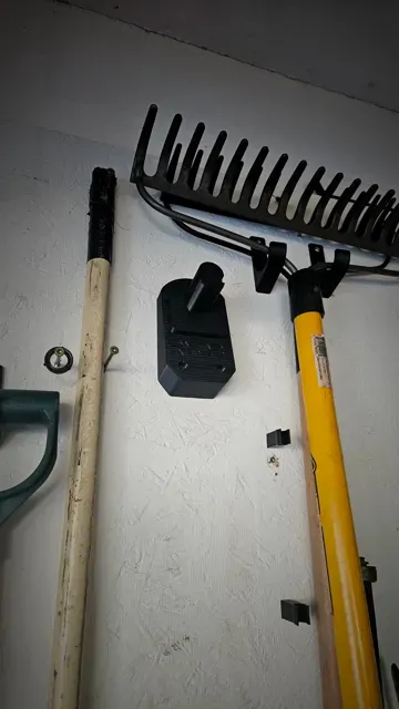 Ryobi Tool Wall Mount, Angled So it won't Fall Off — Фото 5 из 14