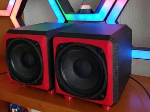 Compact 4Ω 10W Speaker Enclosure
