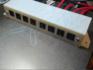Keystone housing for mounting 8 keystone modules