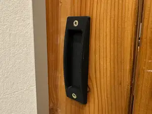 Sliding door handle