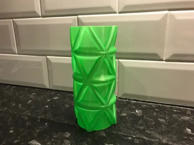 triangles on a curve vase — Фото 3 из 3