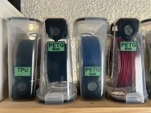 Filament-Trockenbox mit Silikat-Behälter + Etikett