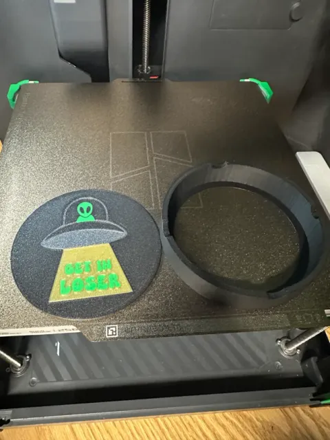 Removable base ash tray, Alien! — Image 2 of 3