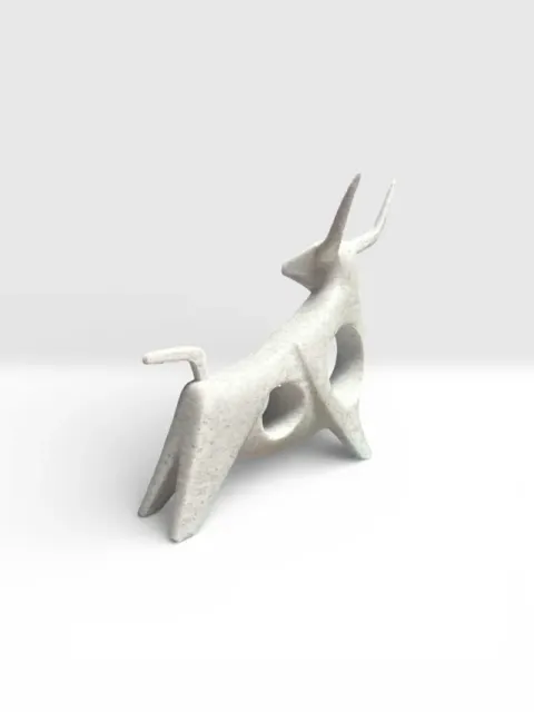 Abstract Bull Sculpture – Modern Minimalist Decor — Фото 5 из 6