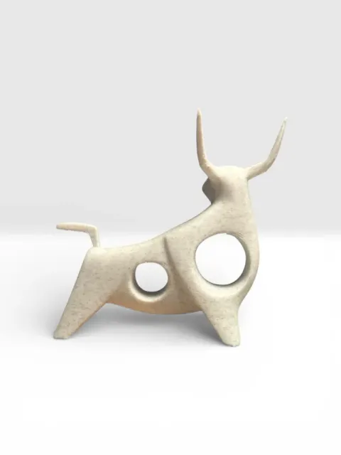 Abstract Bull Sculpture – Modern Minimalist Decor — Фото 4 из 6