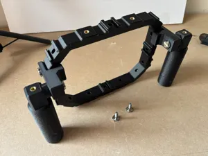 Phone Rig with Adjustable Handles