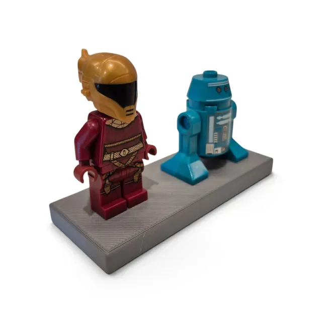 Minifigure and droid stand — Image 3 of 6