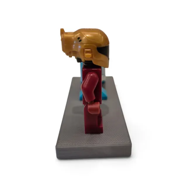 Minifigure and droid stand — Image 5 of 6