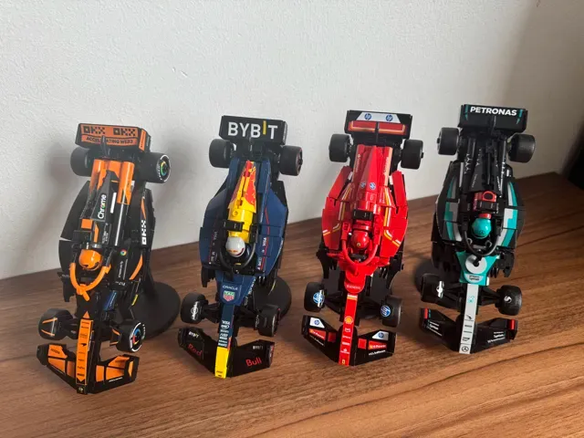 LEG0 Speed Champions F1 Car Display V2 — Фото 3 из 6