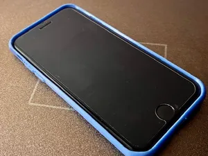 Cover iPhone SE 3/2 gen e iPhone 8/7 con TPU x AMS