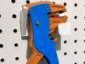 Sy's Peglock - Generic Wire Stripper