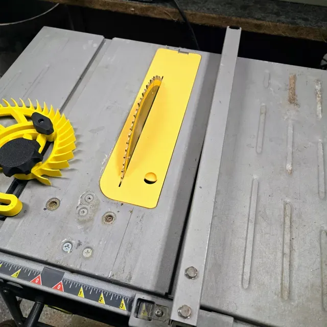 Craftsman Evolv 10" Zero-Clearance Insert Plate — Image 3 of 10