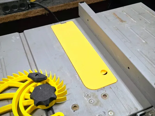 Craftsman Evolv 10" Zero-Clearance Insert Plate — Image 8 of 10