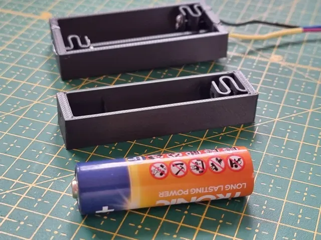 Parametric Battery Case AA / AAA — Image 3 of 4