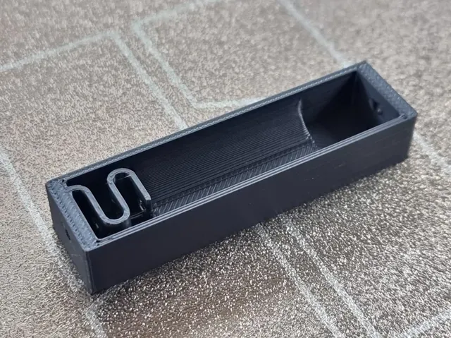 Parametric Battery Case AA / AAA — Image 2 of 4