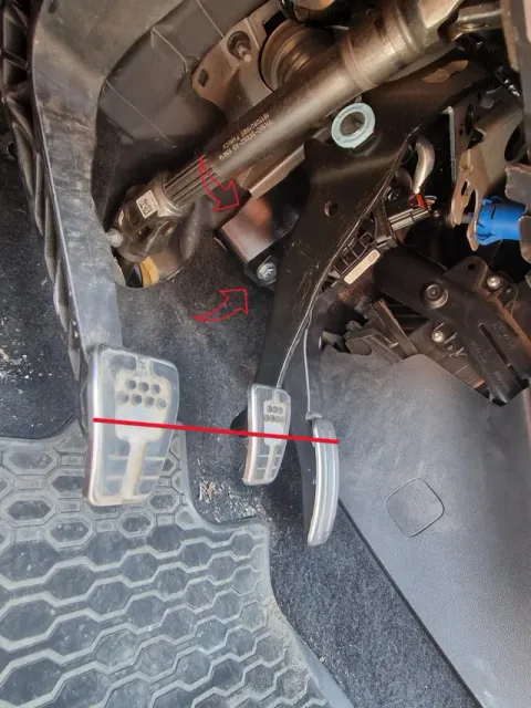 Throttle Riser Ford Fiesta ST Mk8 — Image 7 of 8