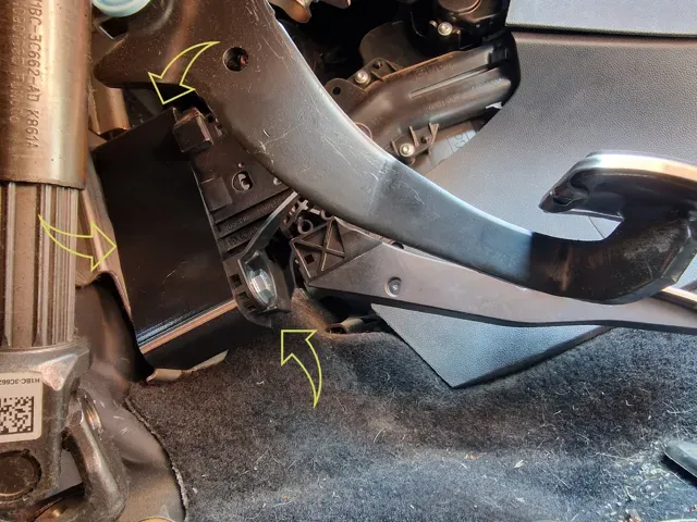 Throttle Riser Ford Fiesta ST Mk8 — Image 8 of 8