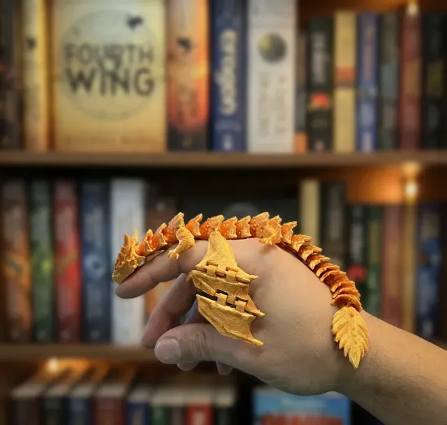 Articulated golden Dragon "Andarna" — Image 4 of 8