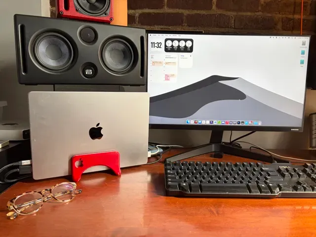 MacBook Pro M1-5 Docking Stand — Фото 3 из 6