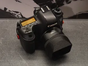 Canon EF 50mm STM fuzzy skin square hood lens