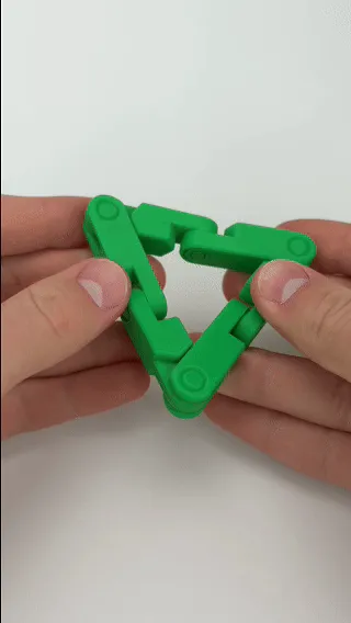 Infinity Triangle Flip Fidget Toy (Print in Place) — Фото 2 из 7