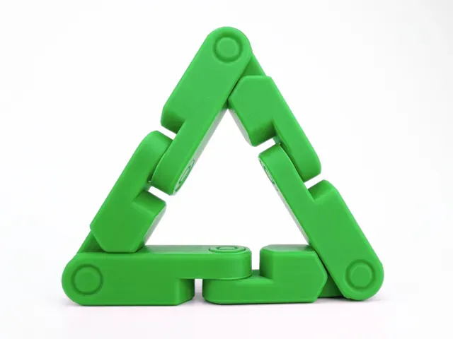 Infinity Triangle Flip Fidget Toy (Print in Place) — Фото 3 из 7