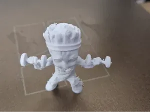 mini groot con 2 pesi da palestra