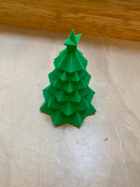 Geometric Christmas Tree With Star — Image 5 of 5