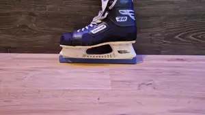 Blade cover ice skate