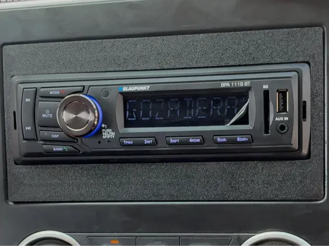 Acople Radio Nissan NV 200