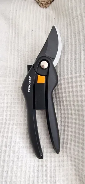 Fiskars P26 Singlestep Bypass Pruner holder — Image 2 of 8