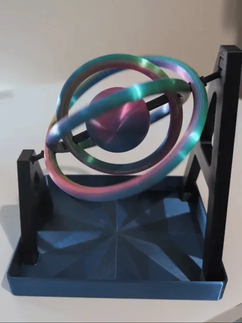Atomic Desk Toy – Spinning Atom Pencil Holder — Фото 3 из 7