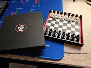 Mini Chess Set - Portable and magnetic