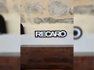 Lightbox Recaro – Logo