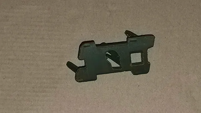 Opel Astra J (Facelift) Headlight washer bracket — Фото 4 из 5