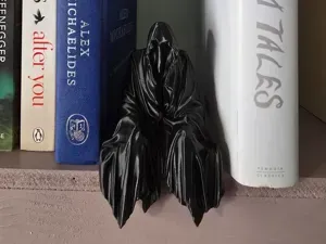 Traitors hooded shelf figure