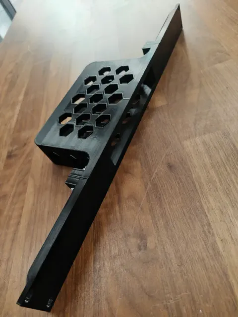 TP-Link ER605 19" Rack Mount — Image 3 of 3