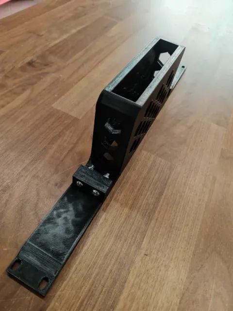 TP-Link ER605 19" Rack Mount — Image 2 of 3