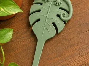 Cute Gecko Leaf Plant Marker